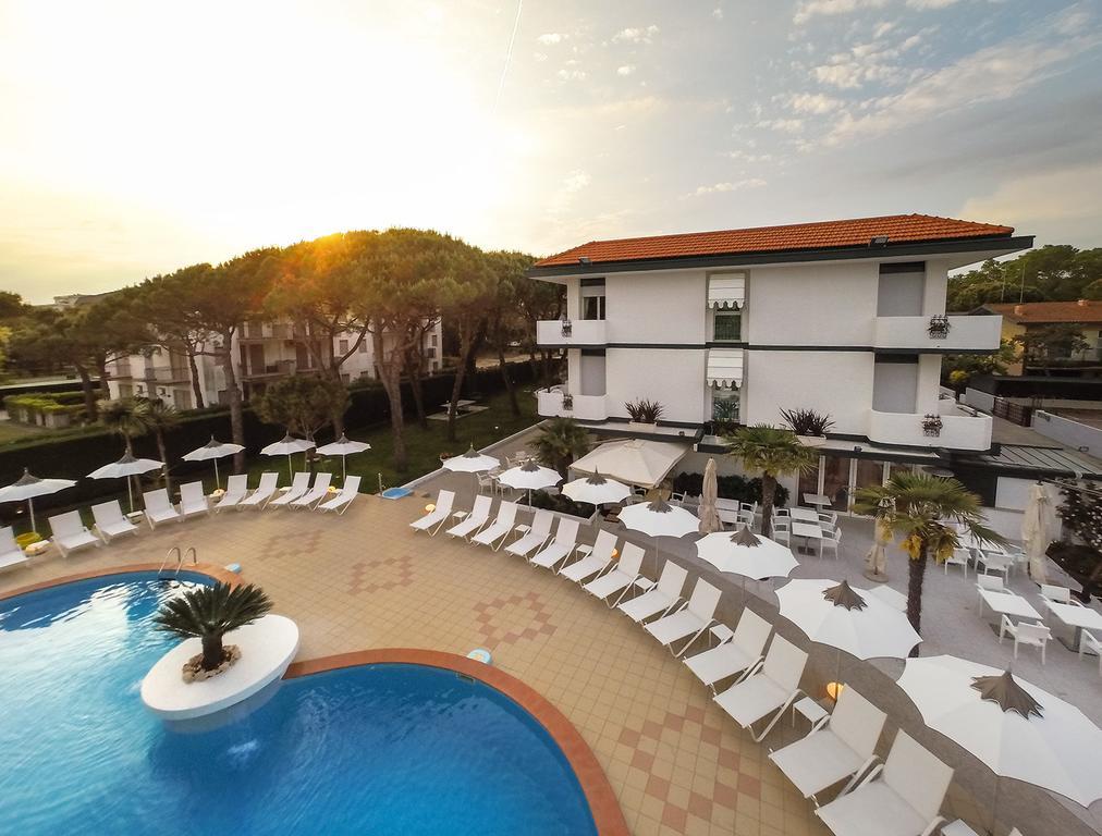 Hotel Elite Лідо-ді-Єзоло Екстер'єр фото